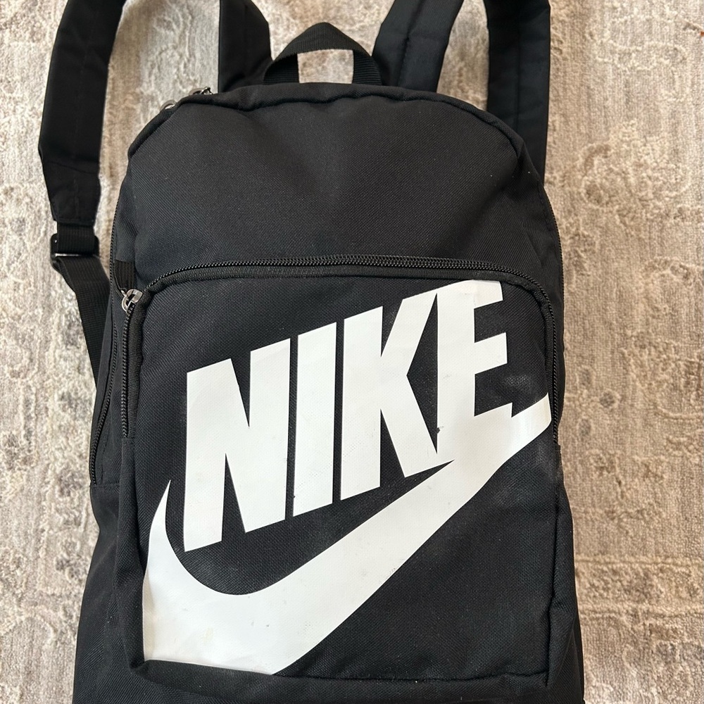 NIKE Classic BACKPACK School BAG BLACK WHITE BA5928-010 Book